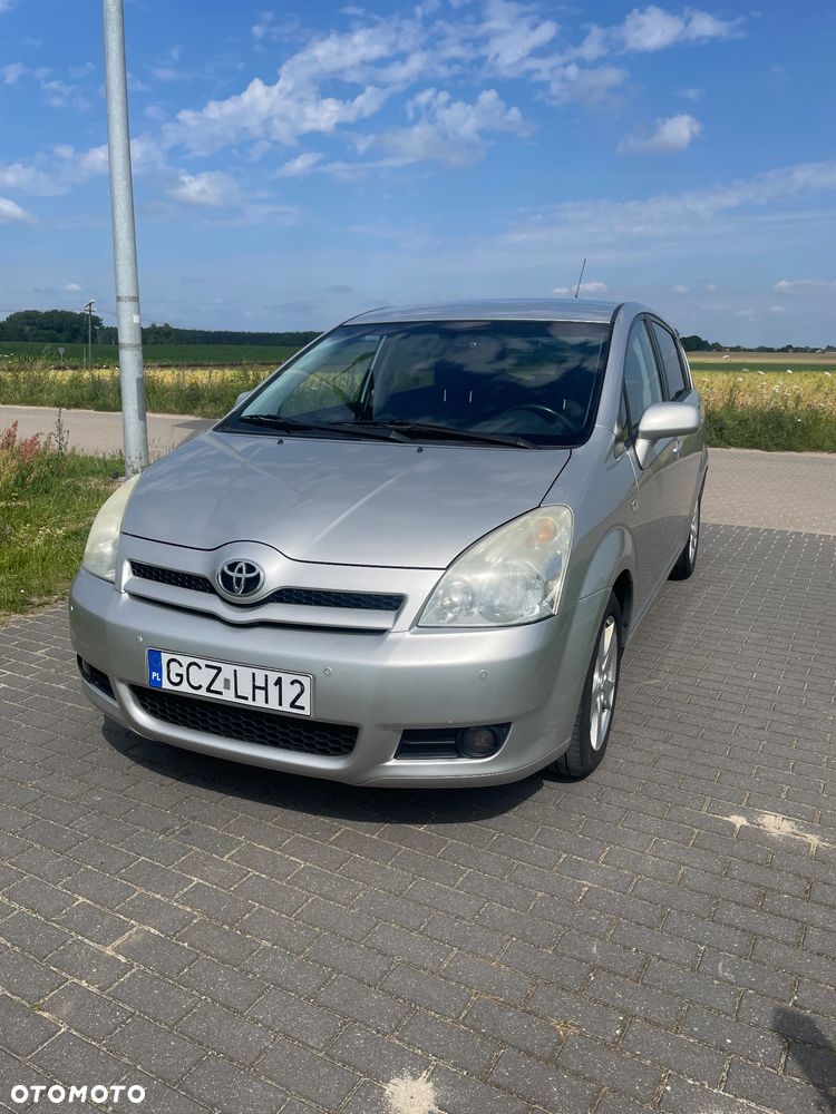 Toyota Corolla Verso - 3