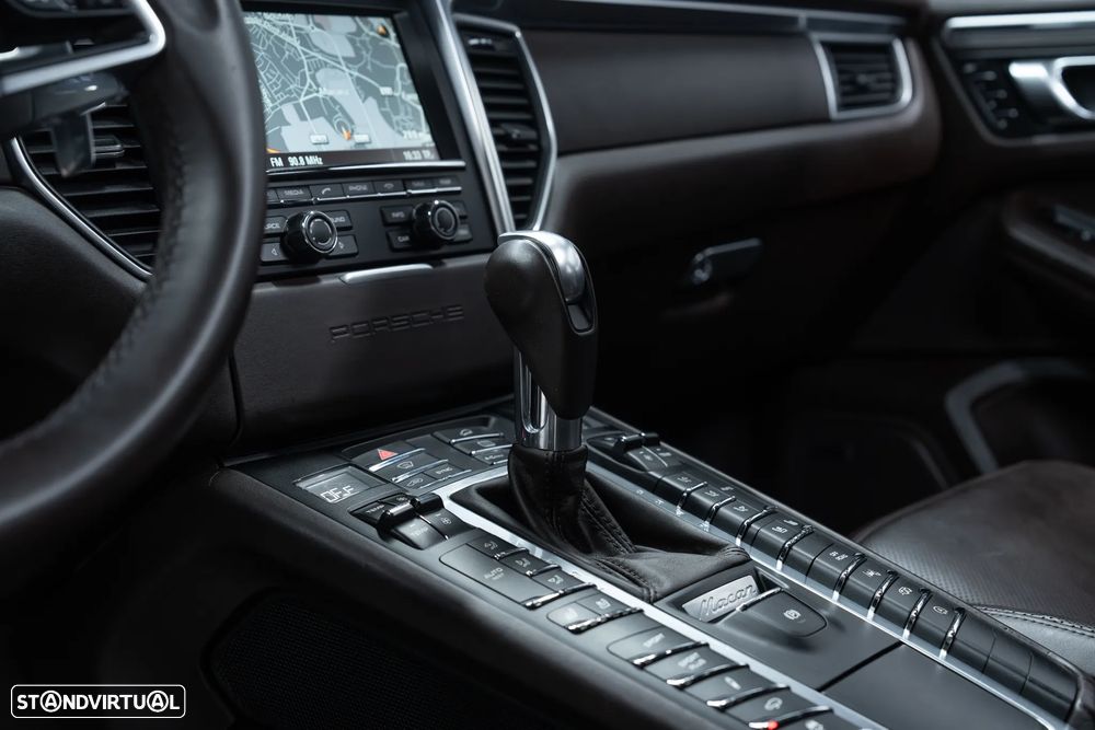 Porsche Macan Turbo PDK - 17