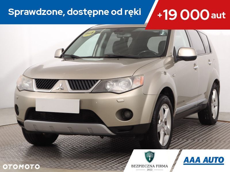 Mitsubishi Outlander - 1