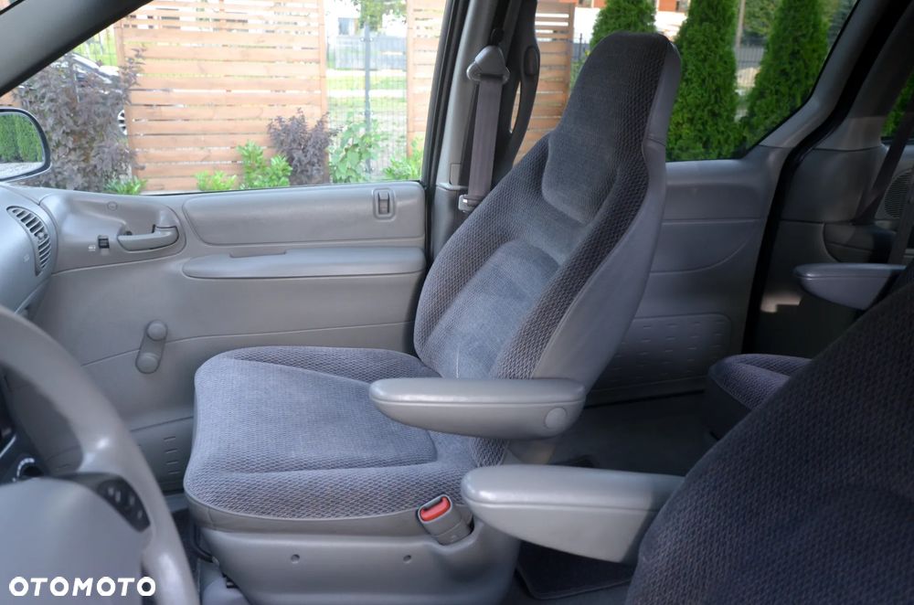 Dodge Caravan SE 3.0 - 35