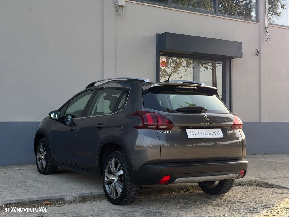 Peugeot 2008 1.2 PureTech Allure EAT6 - 4