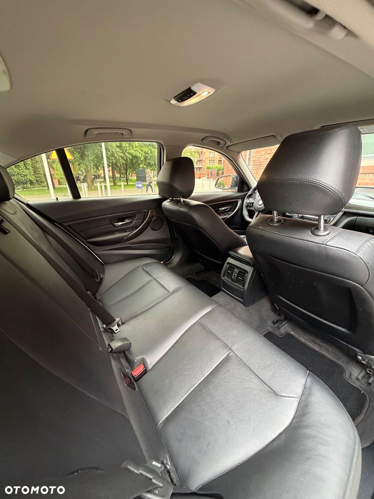BMW Seria 3 - 32