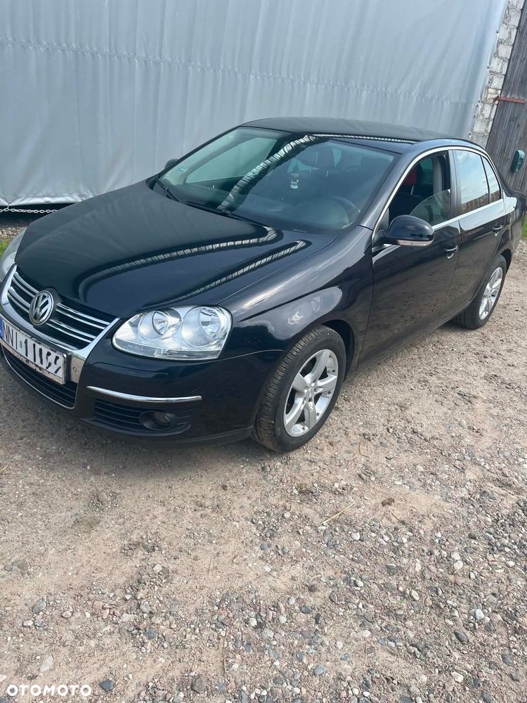 Volkswagen Jetta - 2
