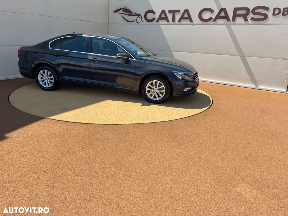 Volkswagen Passat 1.6 TDI SCR DSG Business - 19