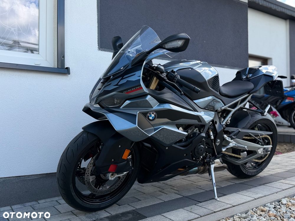 BMW S - 13