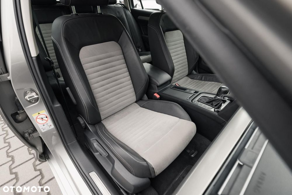 Volkswagen Passat - 15