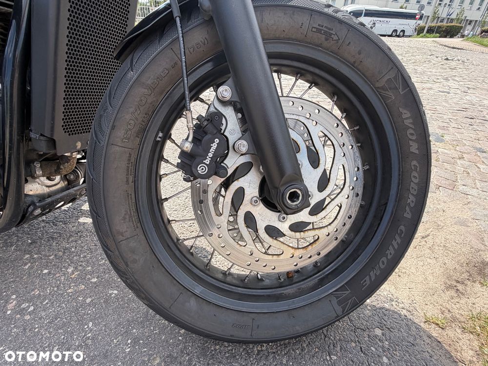 Triumph Bonneville Bobber - 22