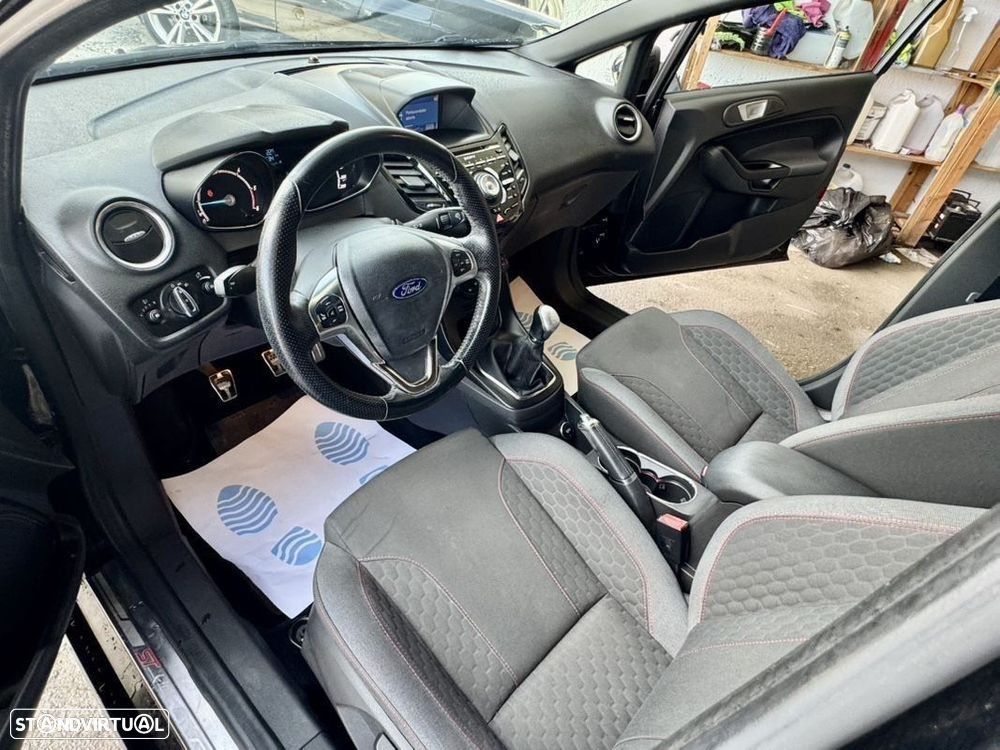 Ford Fiesta 1.5 TDCi STLine - 55