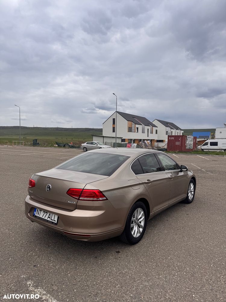 Volkswagen Passat 2.0 TDI DSG Comfortline - 7