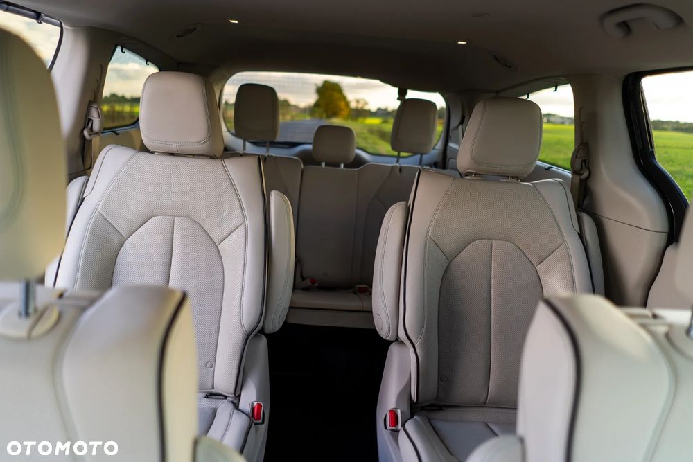 Chrysler Pacifica - 13