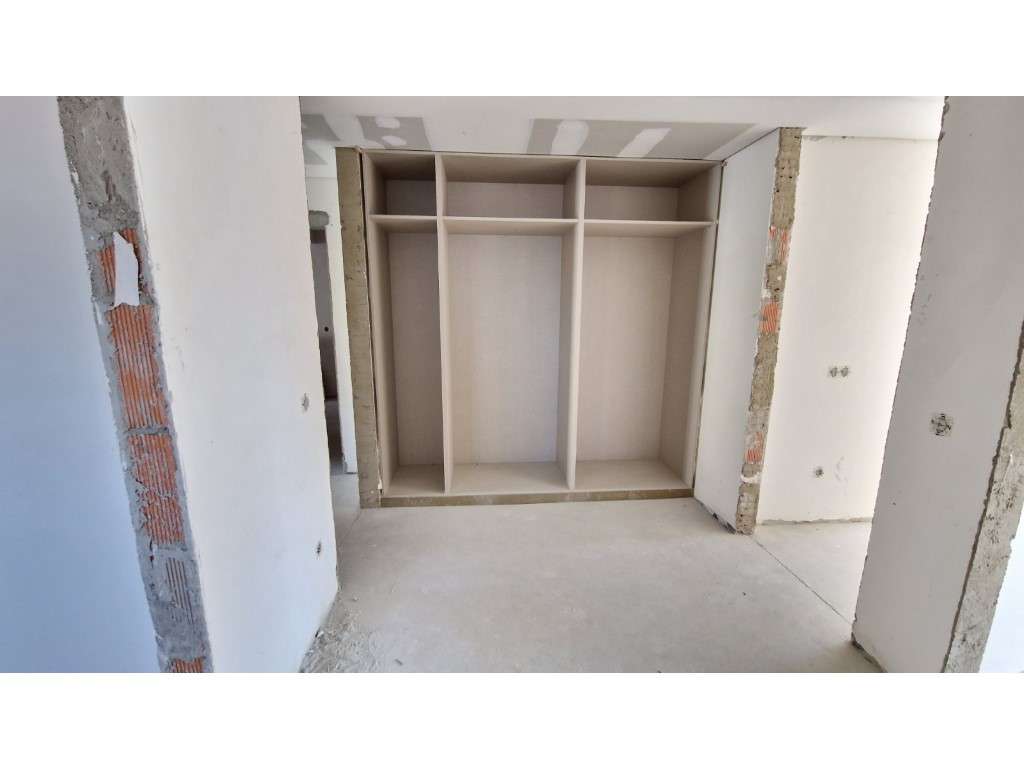 T3 NOVO, Garagem 4 carros, Varandas, perto da Feira e Gaia - Grande imagem: 5/10