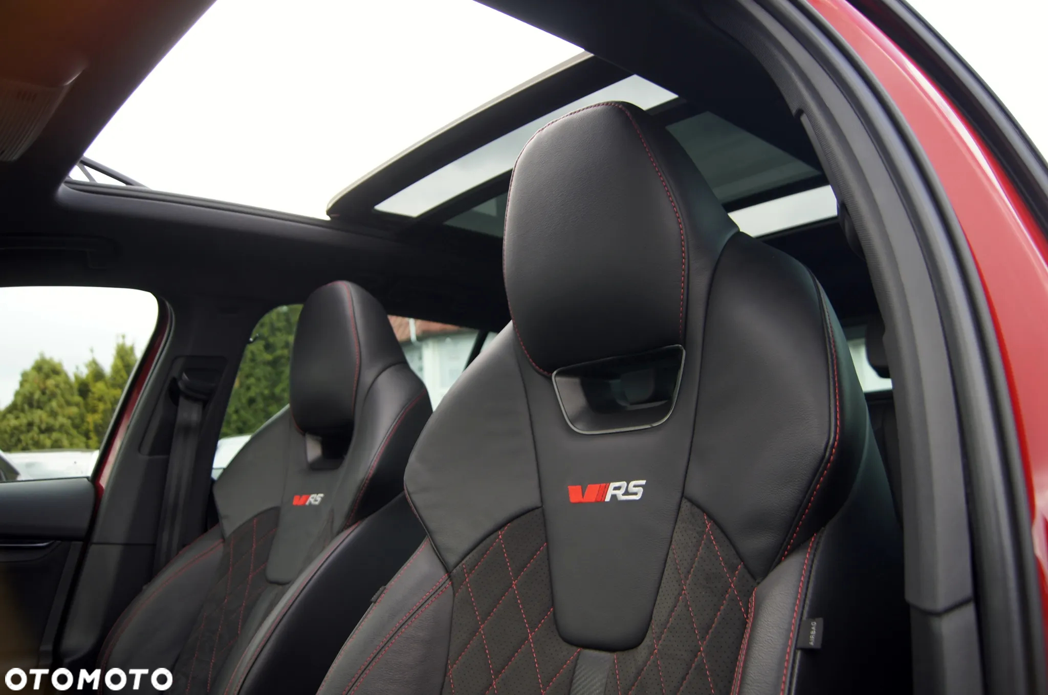 Skoda Octavia Combi 2.0 TSI DSG RS - 10
