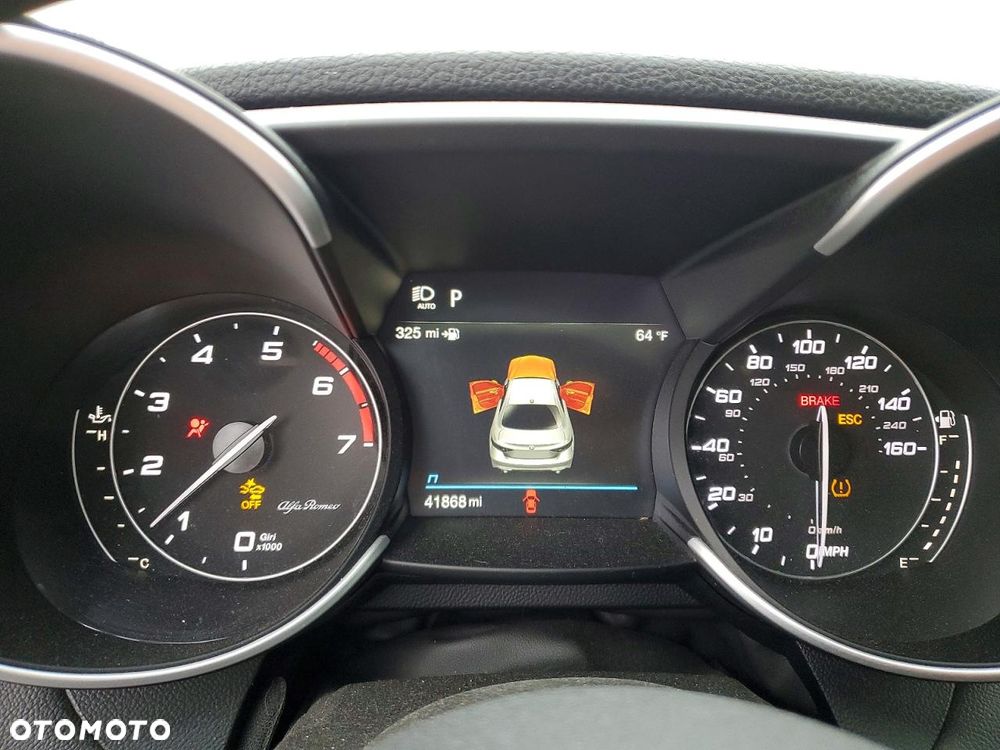 Alfa Romeo Giulia 2.0 Turbo 16V AT8-Q4 Ti - 10