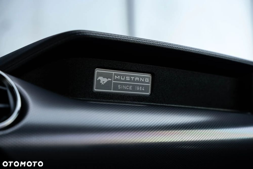Ford Mustang - 24