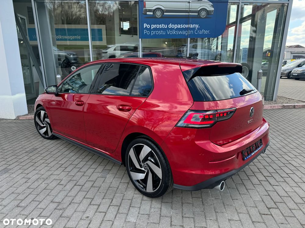 Volkswagen Golf - 8