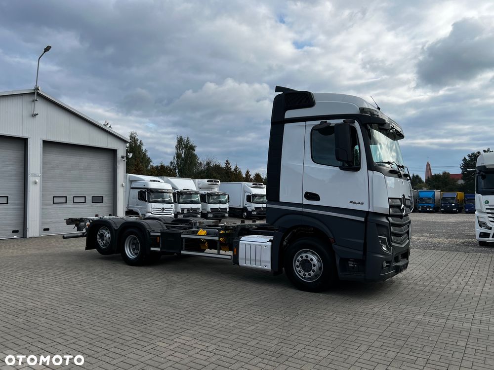 Mercedes-Benz Actros - 12