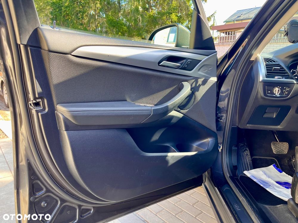 BMW X3 sDrive18d - 15