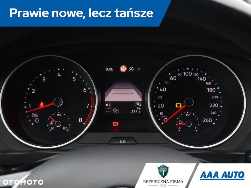 Volkswagen Tiguan - 12