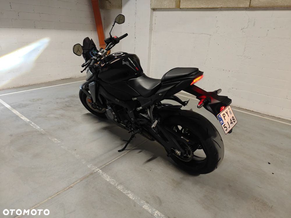 Suzuki GSX 1000 - 7