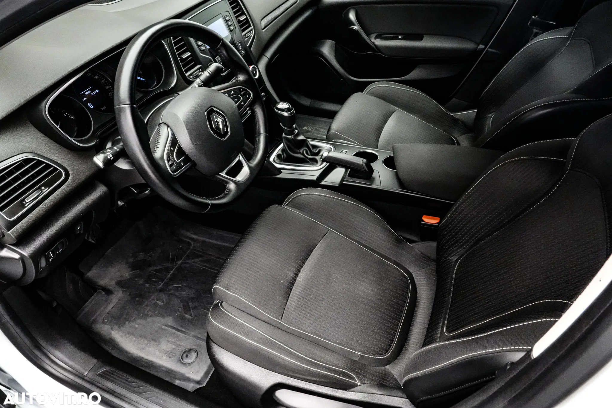 Renault Megane Blue dCi 116 Life - 9
