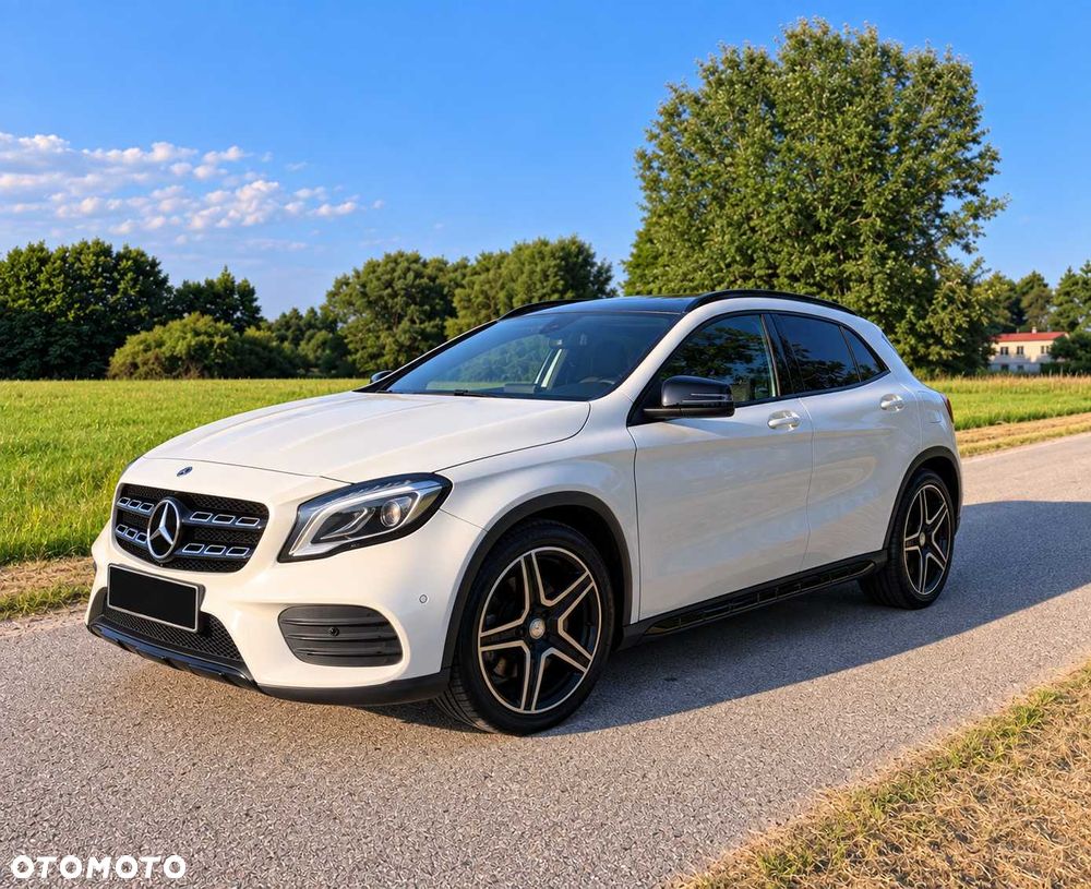Mercedes-Benz GLA - 1