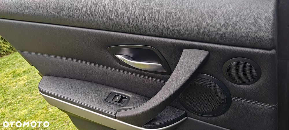 BMW Seria 3 330i - 14