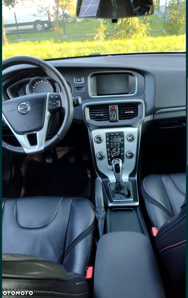 Volvo V40 T2 Drive-E Ocean Race - 12