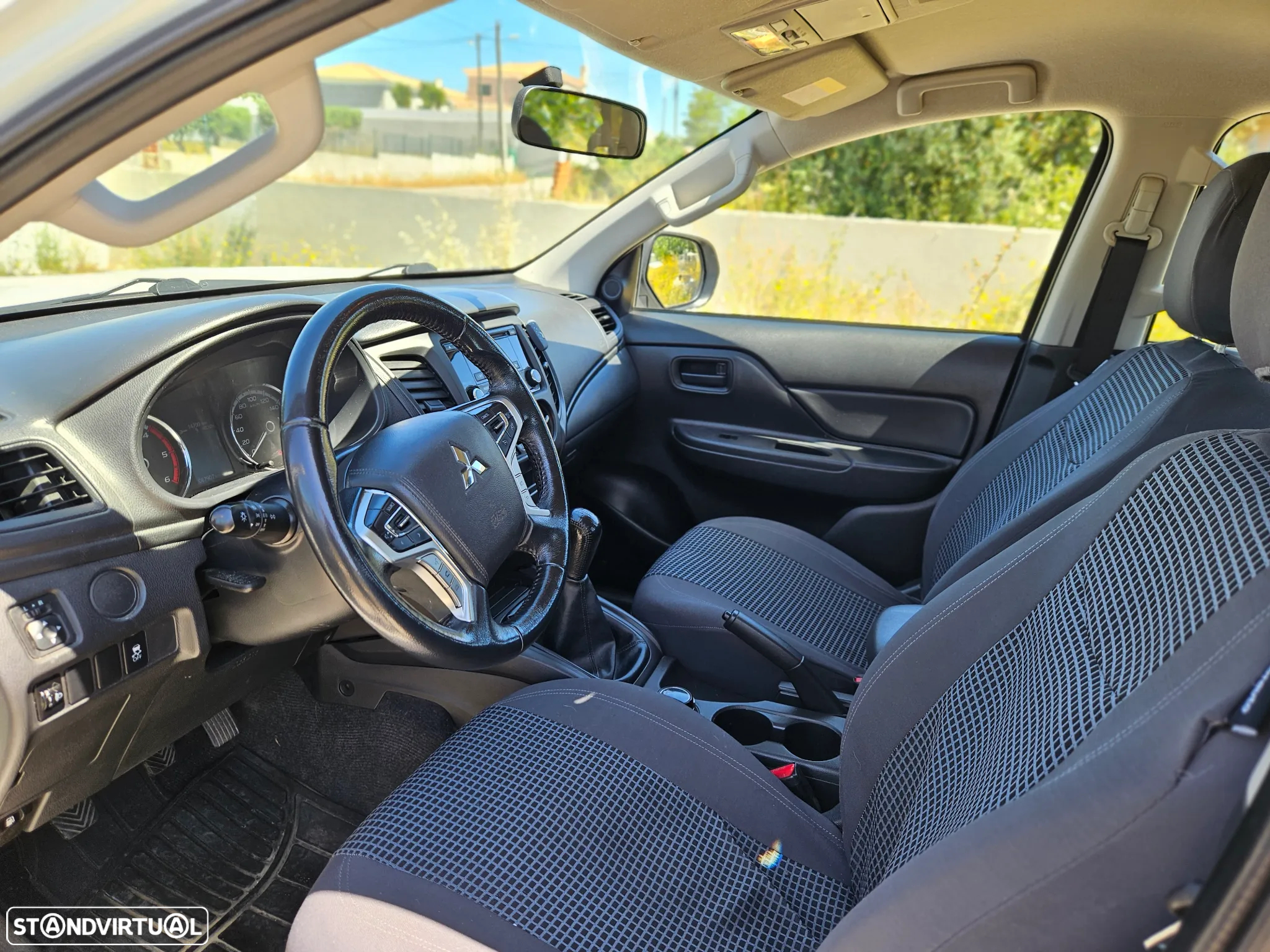 Mitsubishi L200 2.3 DI-D CD Invite 4WD - 10