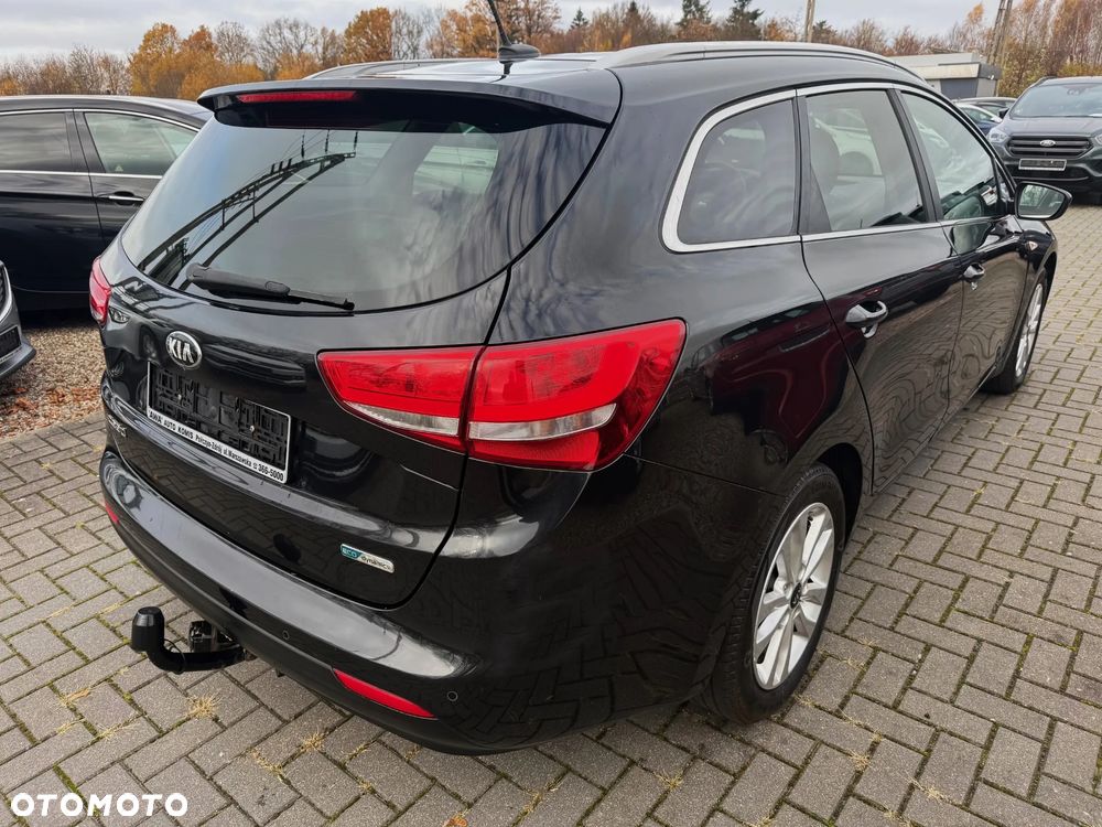 Kia Ceed 1.6 CRDi 136 ISG Platinum Edition - 4