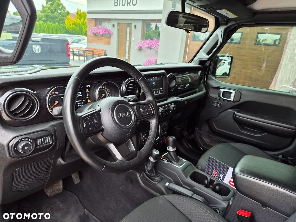 Jeep Wrangler - 14