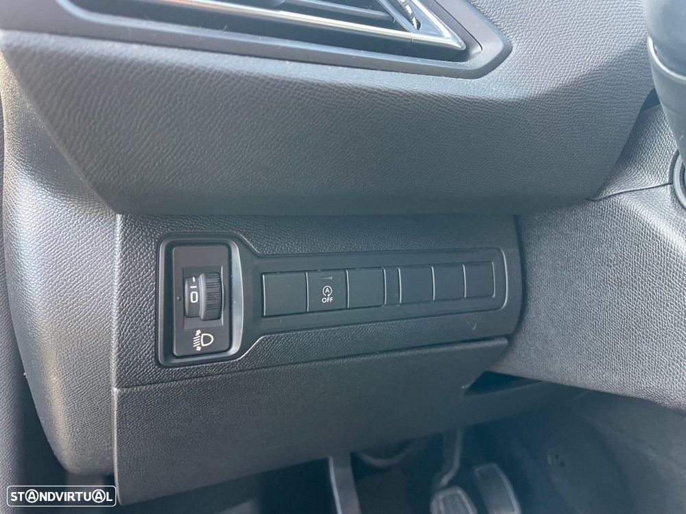 Peugeot 308 1.5 BlueHDi Style - 11