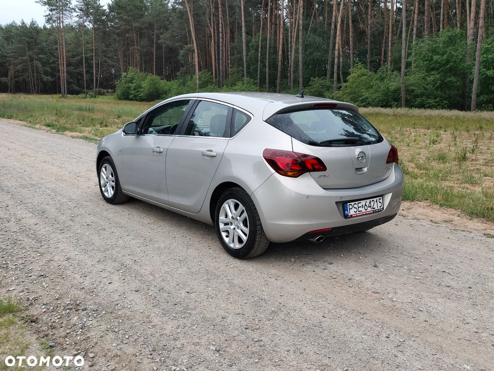 Opel Astra 1.4 Turbo Exklusiv - 8