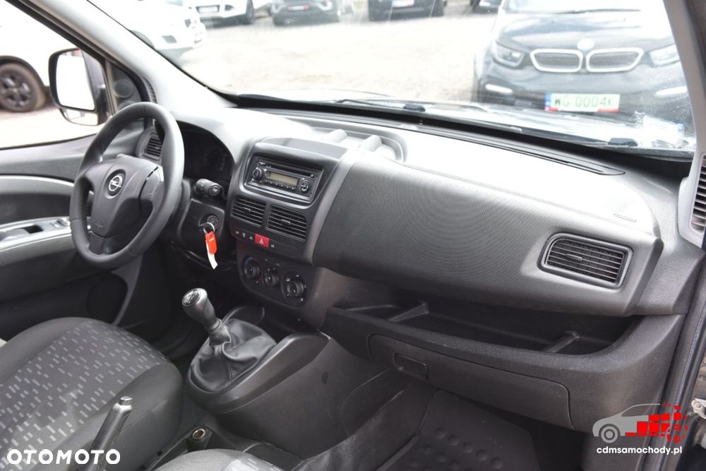 Opel COMBO - 16
