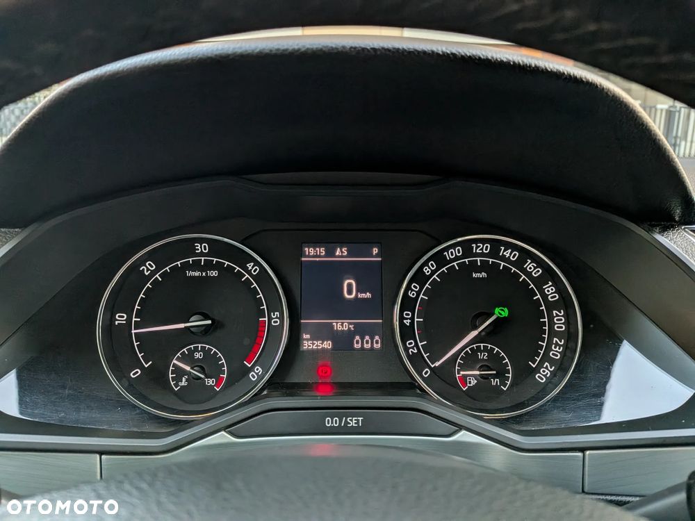 Skoda Superb 2.0 TDI 4x4 Ambition DSG - 32