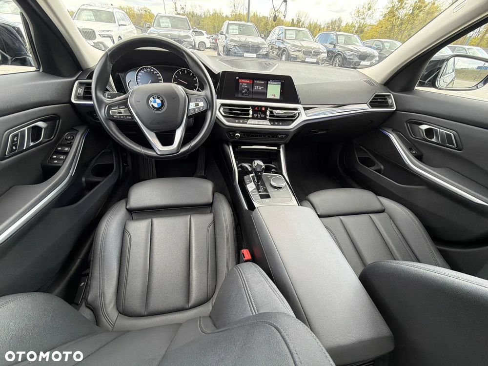 BMW Seria 3 330i Sport Line sport - 5
