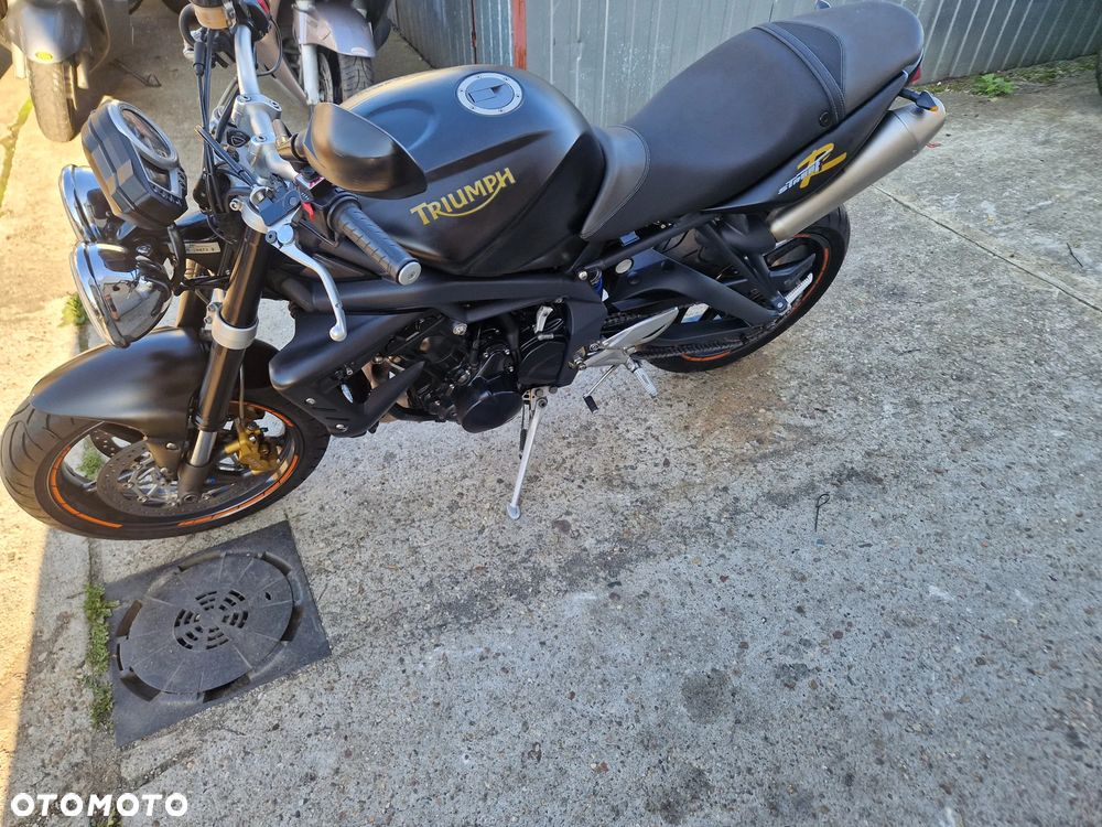Triumph Street Triple - 6