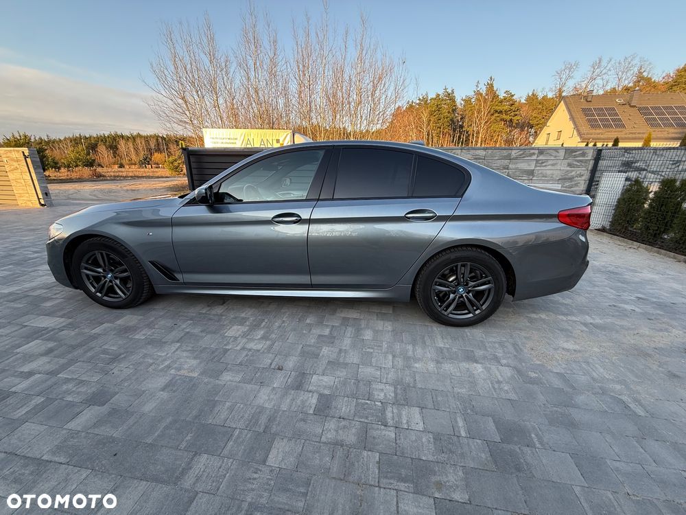 BMW Seria 5 520d M Sport - 4