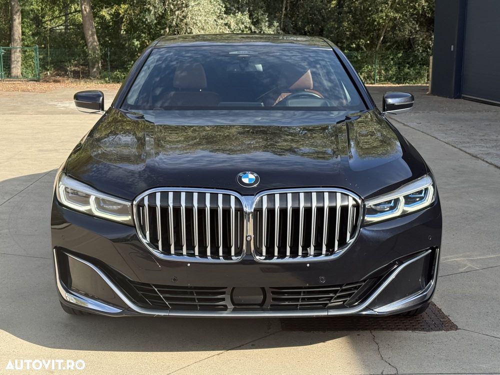 BMW Seria 7 745e - 9
