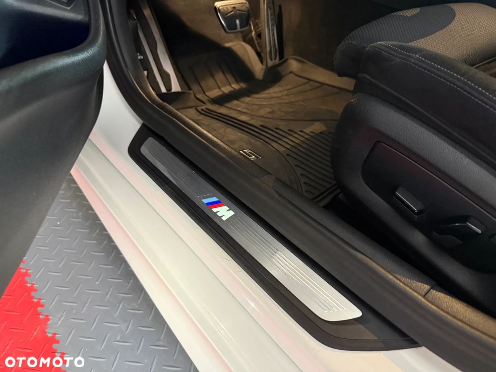 BMW Seria 5 520d xDrive M Sport sport - 26