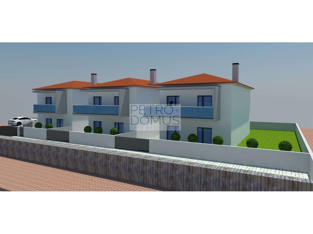 MORADIA GEMINADA PELA GARAGEM EM INÍCIO DE CONSTRUÇÃO - CASAL DOS C... - Grande imagem: 4/12