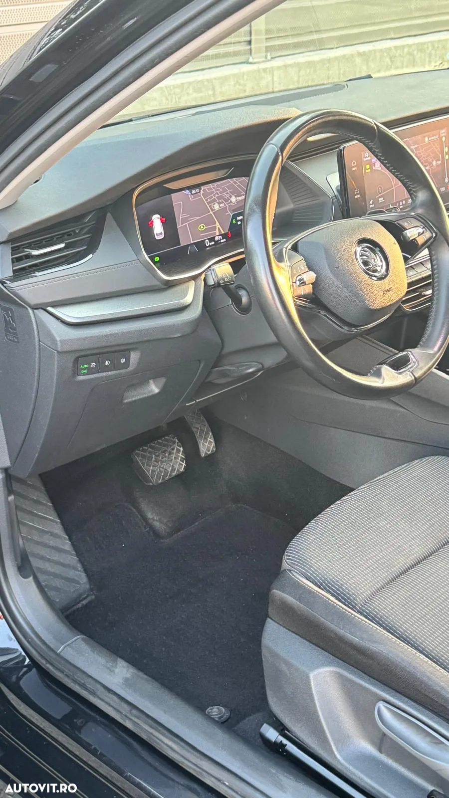 Skoda Octavia Combi 2.0 TDI DSG First Edition - 8