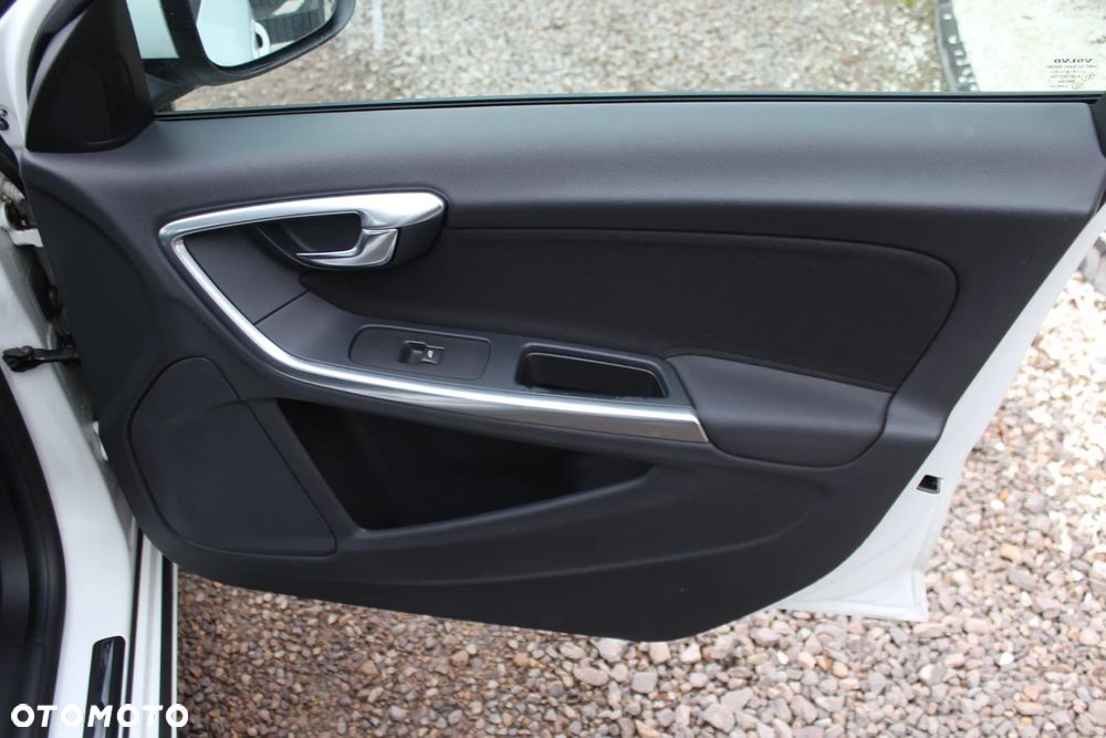 Volvo S60 DRIVe - 31