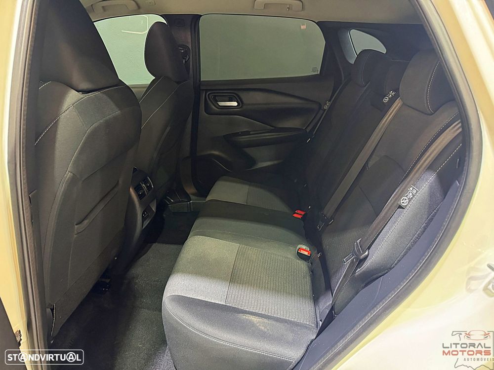 Nissan Qashqai 1.3 DIG-T N-Connecta Xtronic - 17