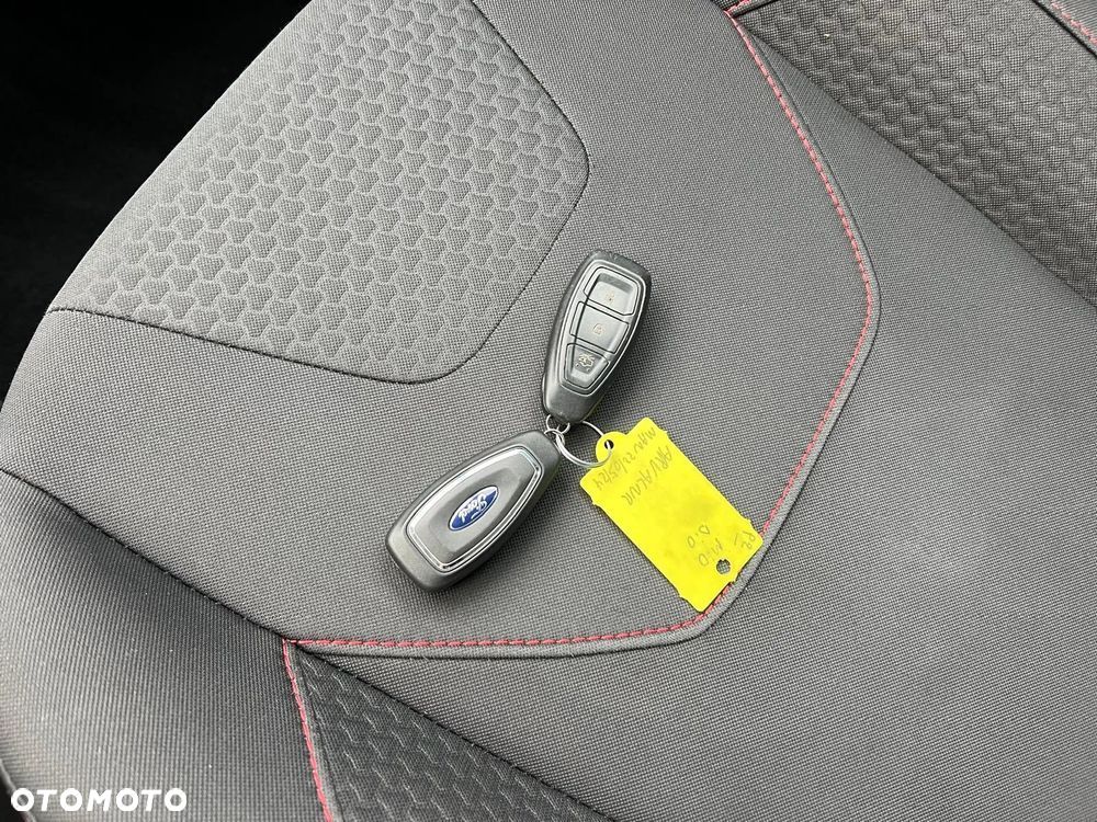 Ford Focus 1.5 EcoBlue Start-Stopp-System ST-LINE - 23