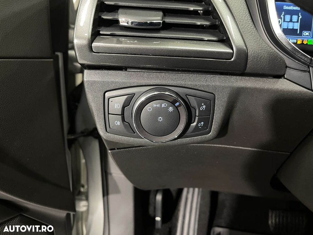 Ford Mondeo 2.0 HEV Titanium - 23