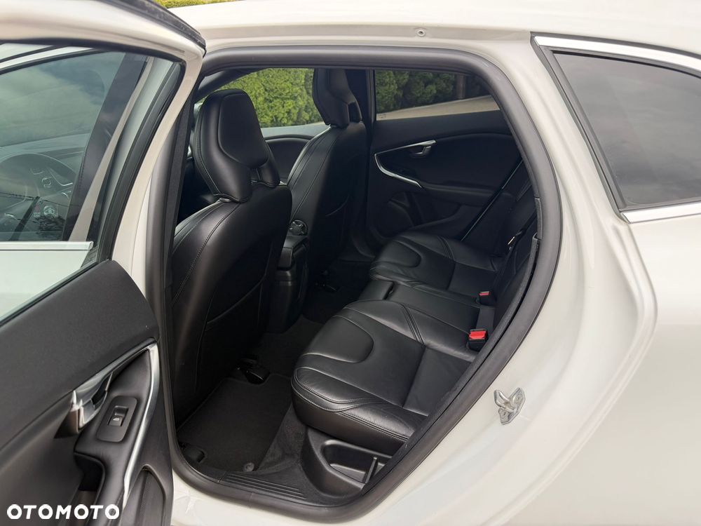 Volvo V40 D2 Inscription - 16