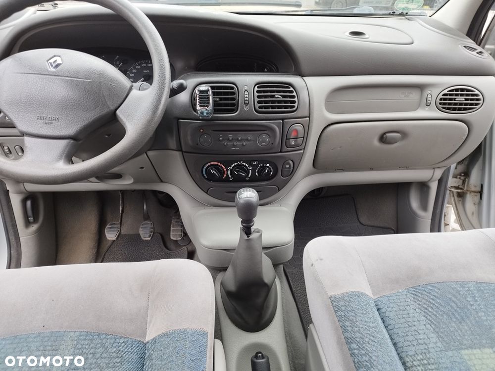 Renault Scenic Megane 1.4 RN 16V - 10
