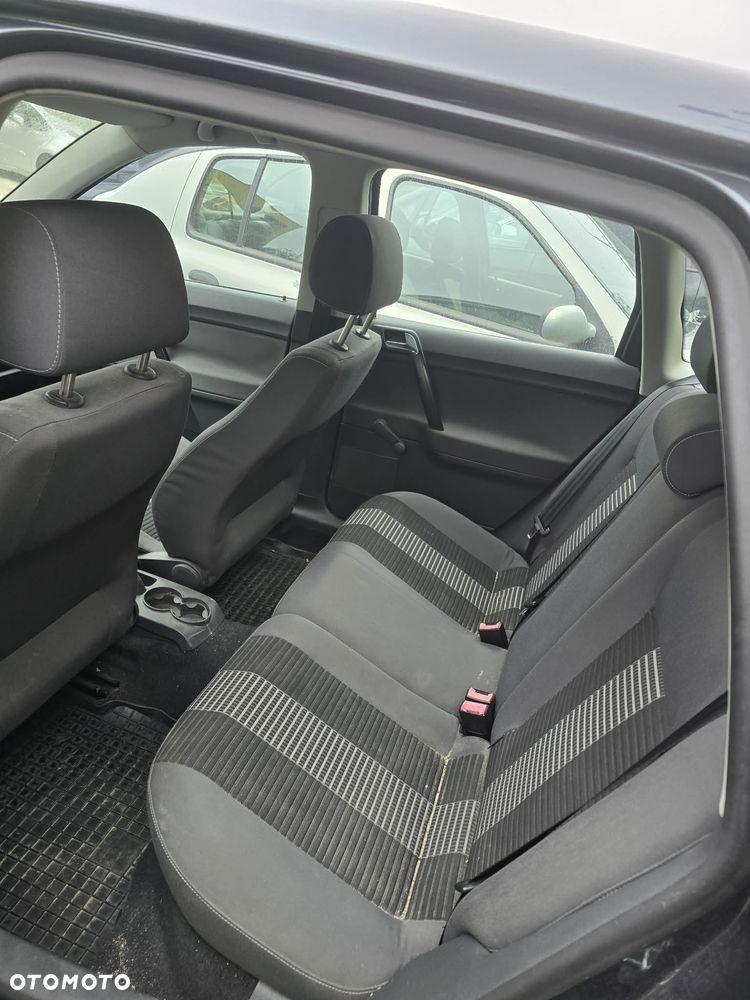 Volkswagen Polo - 5