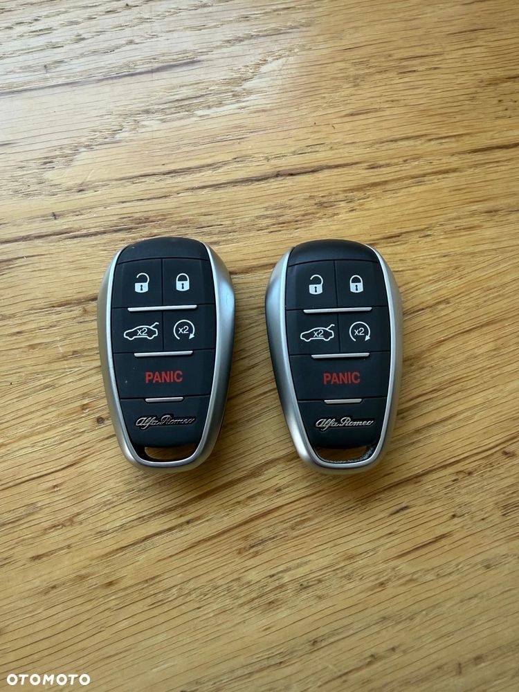 Alfa Romeo Stelvio 2.0 Turbo 16V AT8-Q4 Ti - 21