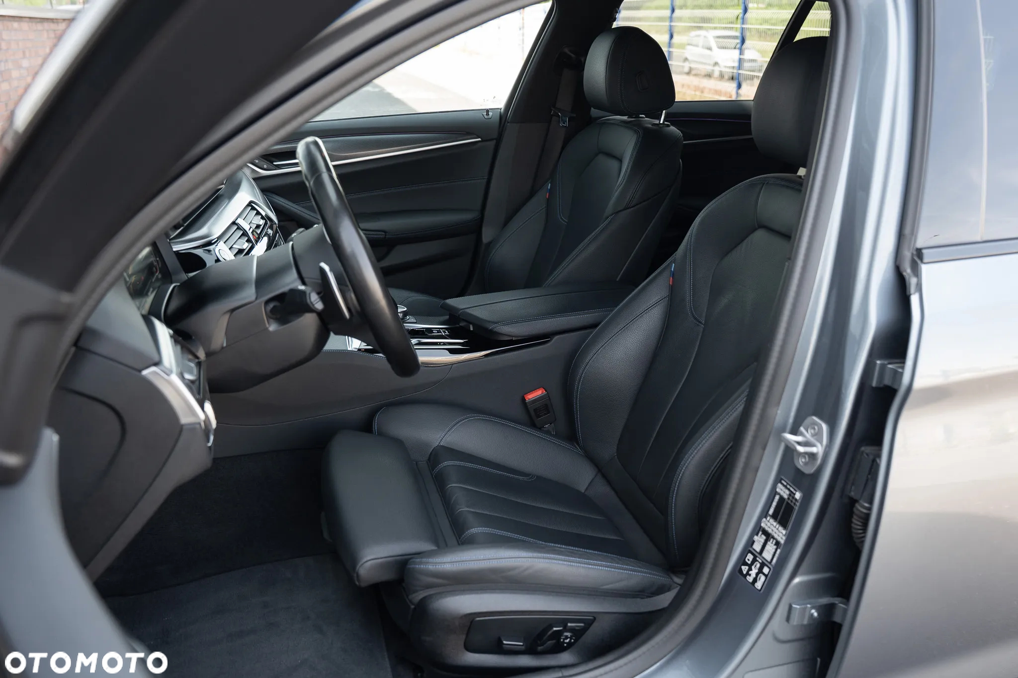 BMW Seria 5 520d xDrive Touring M Sport Edition - 21